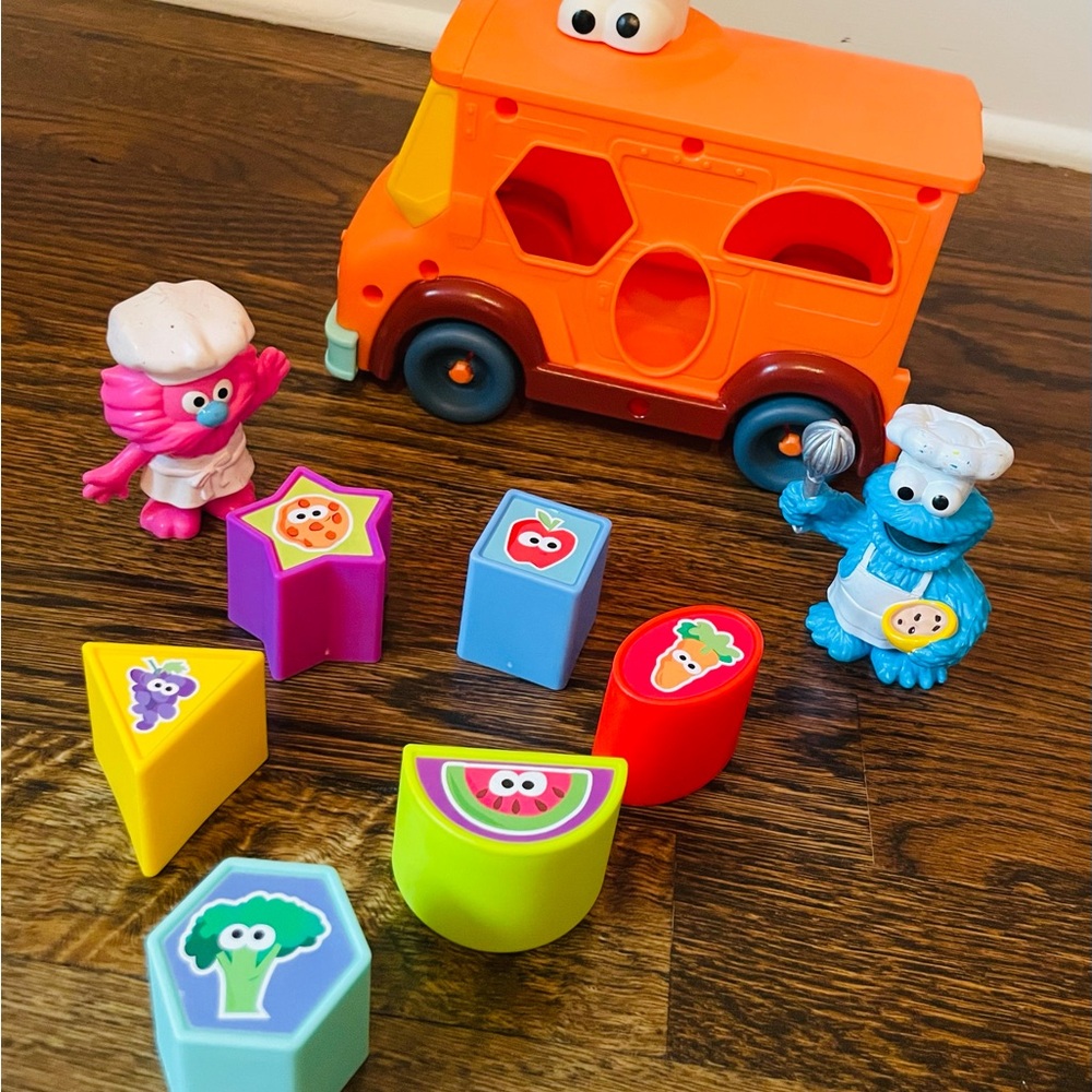 Sesame Street Orange and Blue Learning Bus